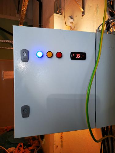 prototypowa Szafa sterownicza z automatyką chłodniczą podczas testów